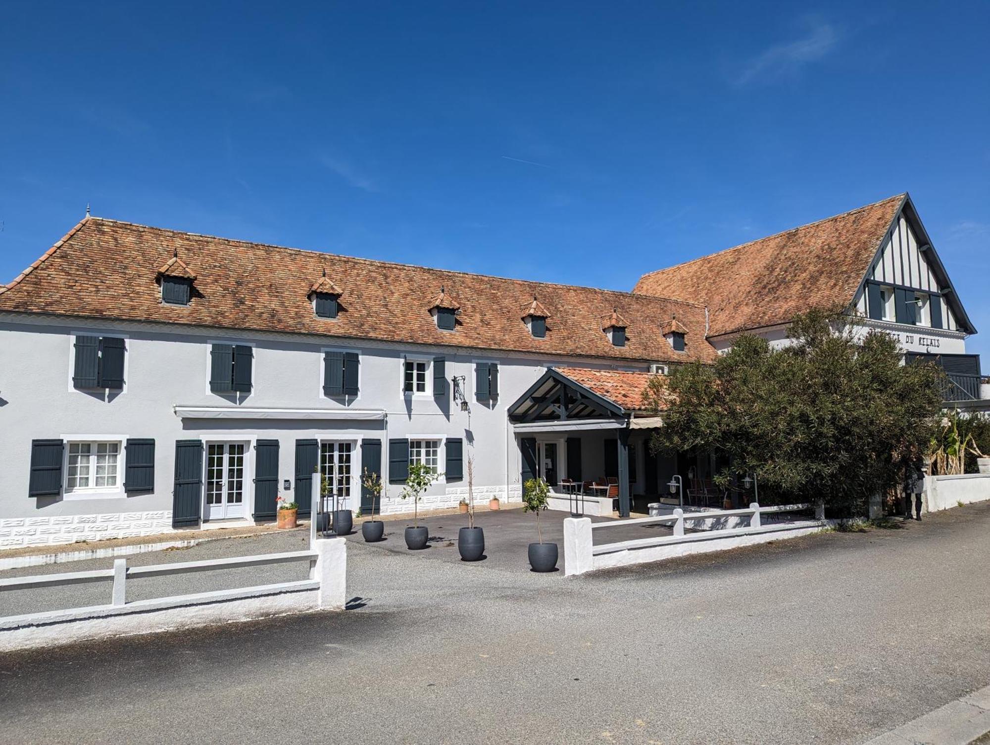 Logis Auberge Du Relais - Hotel & Restaurant Berenx ภายนอก รูปภาพ