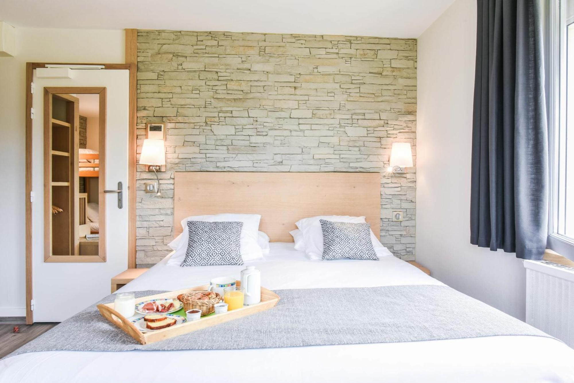 Logis Auberge Du Relais - Hotel & Restaurant Berenx ภายนอก รูปภาพ