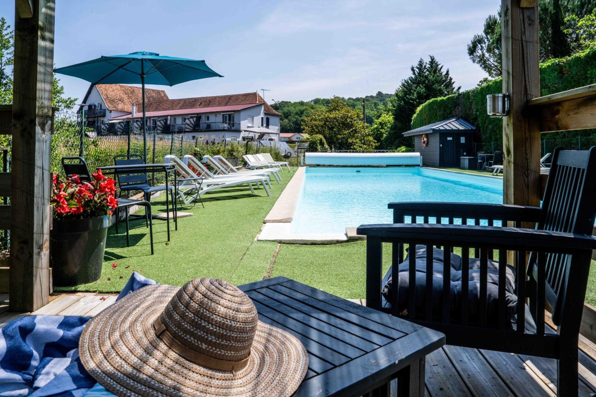 Logis Auberge Du Relais - Hotel & Restaurant Berenx ภายนอก รูปภาพ