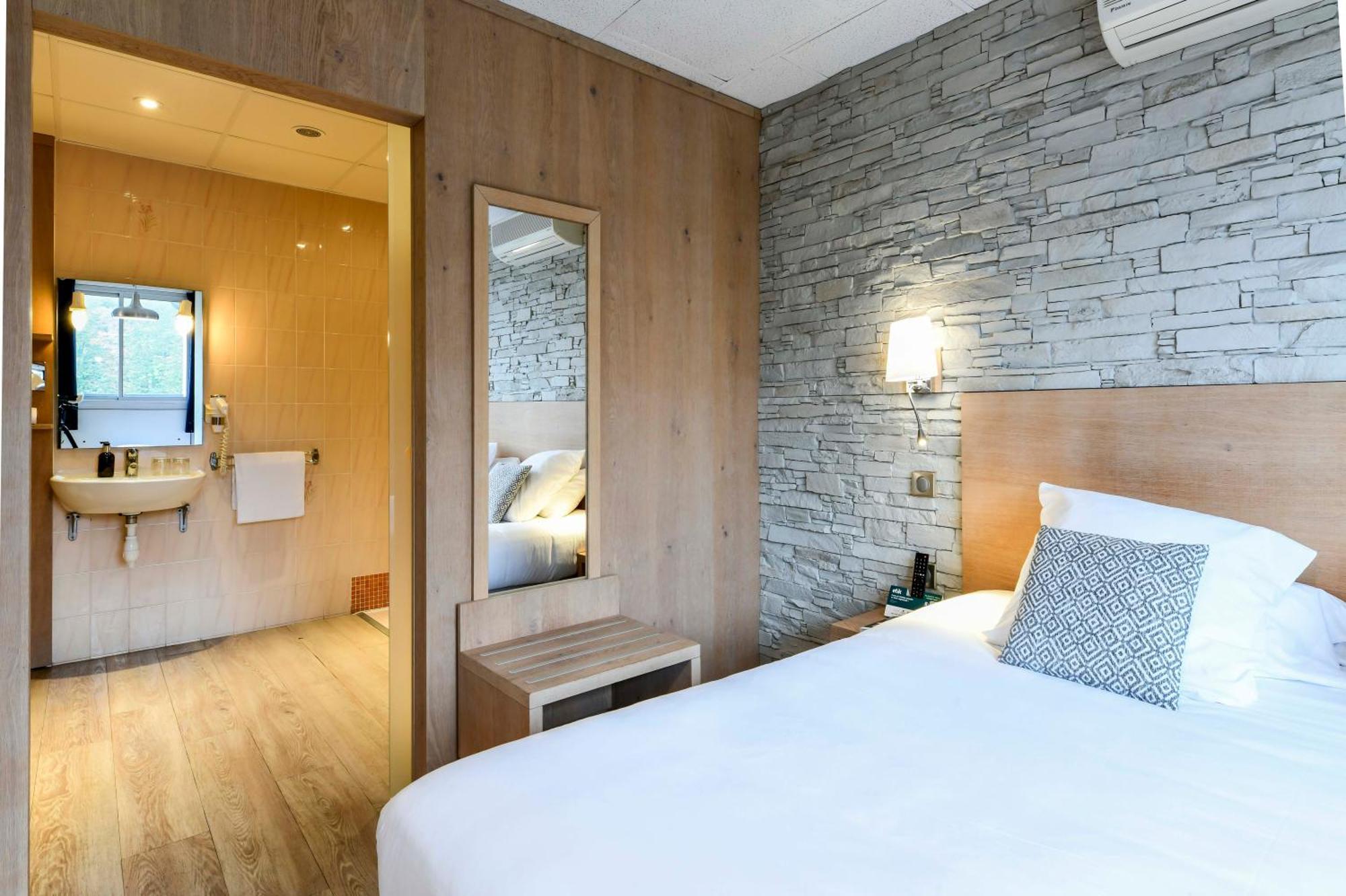 Logis Auberge Du Relais - Hotel & Restaurant Berenx ภายนอก รูปภาพ